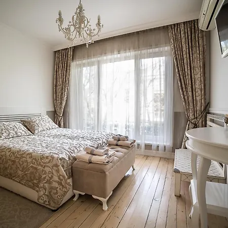 Antique Theatre Apartman *