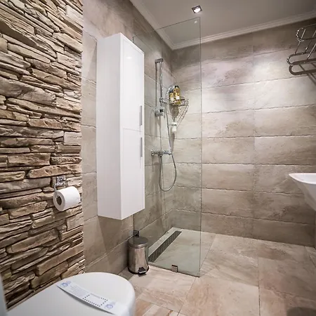 Apartman Antique Theatre *